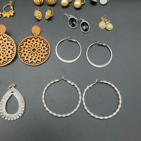 Vintage & Modern Pierced Earrings Jewelry Lot of 28+ Pairs Hoops Dangles Studs