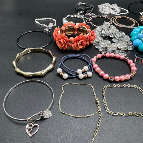 Mixed Fashion Costume Jewelry Lot 25+ Beaded Charms Bangles Cuffs Bracelets