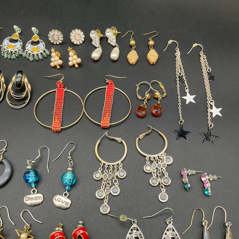 Vintage to Modern Costume Jewelry Lot 40+ Pairs Earrings Dangle Stud Hoop 0.5lb