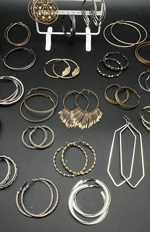 Fashion Jewelry Lot 28 Pairs Hoop & Statement Dangle Earrings Gold Silver Tone
