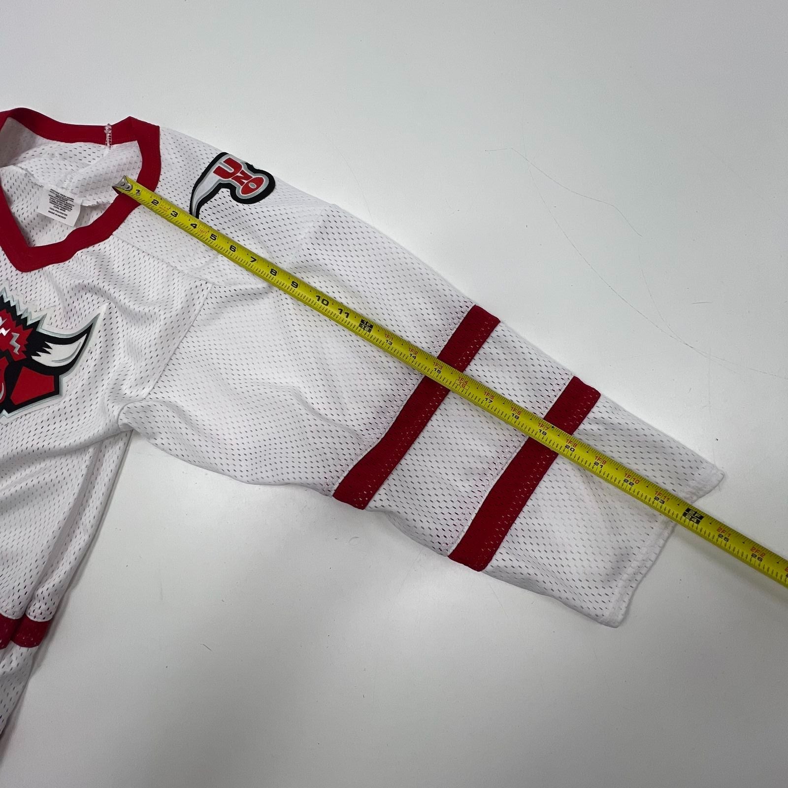Omaha Mavericks UNO CCHA Hockey Jersey #10 Bakka Sz YS