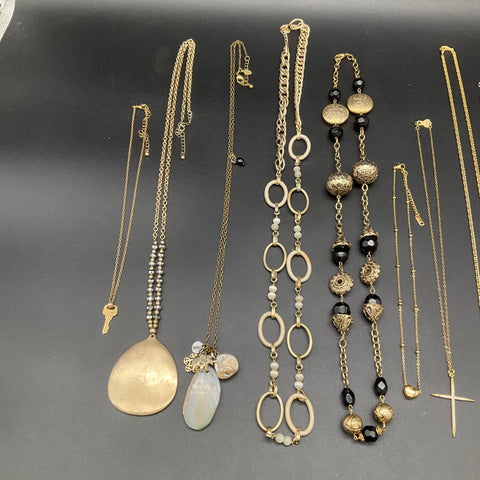 Mixed Fashion Costume Necklace Lot 1.1 lbs Gold Silver Tone Pendants 11 Pieces