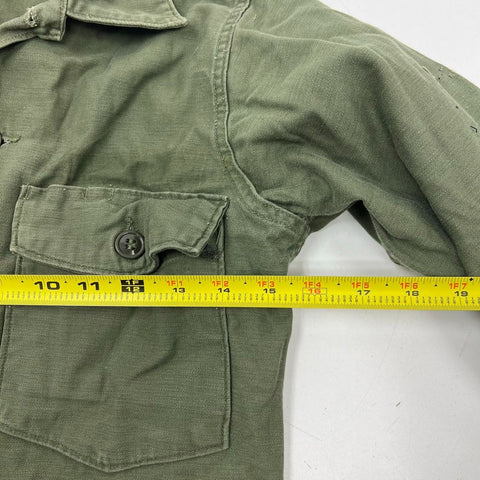 Vintage 60s US Army OG-107 Olive Green Cotton Sateen Fatigue Shirt Men's Small
