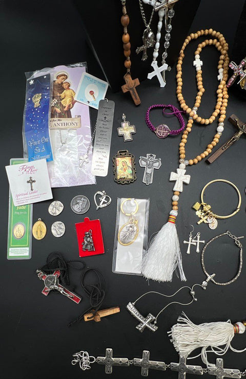 Vintage to Modern Religious Jewelry Lot Rosaries Crosses Medals 40+ Pieces