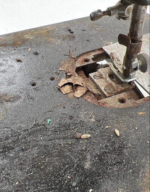 Vintage Singer Model 15 Sewing Machine Black 1947 AH104683