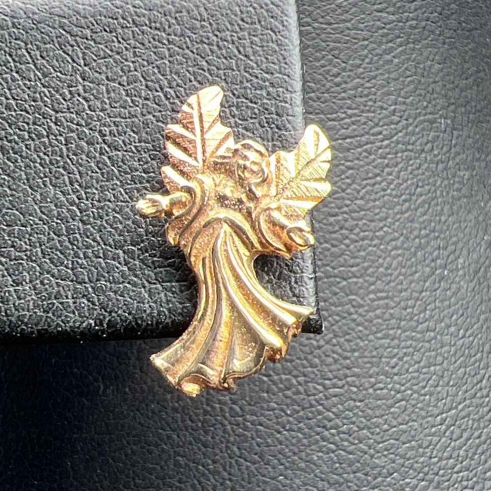 Coleman Co 10k Black Hills Gold Angel Pin .87g