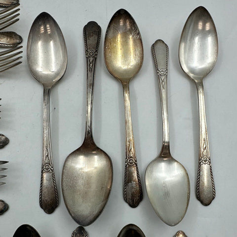 Simeon L & George H Rogers Oneida Silver Plate Flatware Set Floral 27pc Vintage