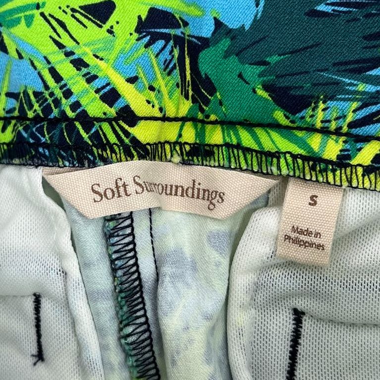 NWOT Women's Soft Surroundings Tropical Green Leaf Print Pants - Size Small