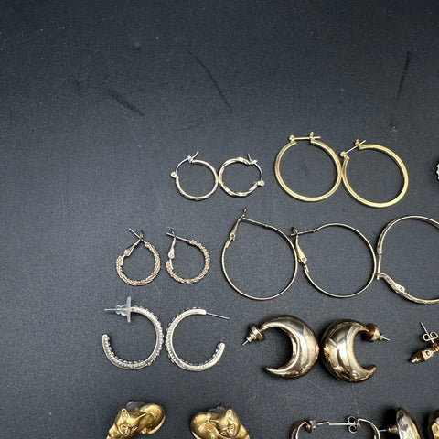 Vintage & Modern Costume Jewelry Lot 30+ Pairs Earrings Hoops Drops Studs