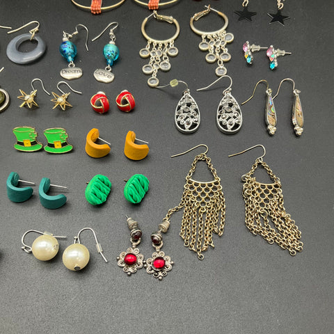 Vintage to Modern Costume Jewelry Lot 40+ Pairs Earrings Dangle Stud Hoop 0.5lb