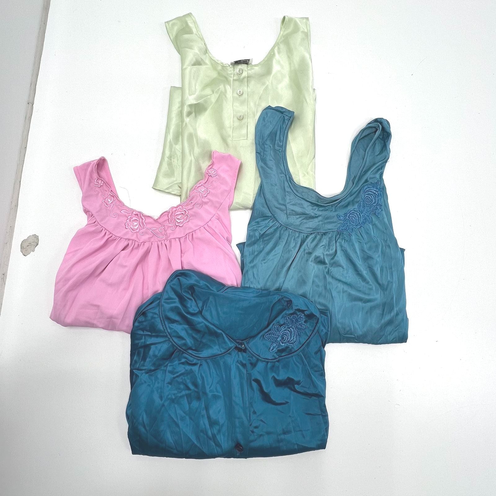 Vintage Lingerie Lot 4 Nightgown Robe Set Satin Nylon Embroidered Womens Small