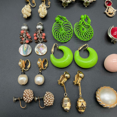 Vintage Costume Jewelry Lot 23 Pairs Clip On & Screw Back Earrings Mid-Century