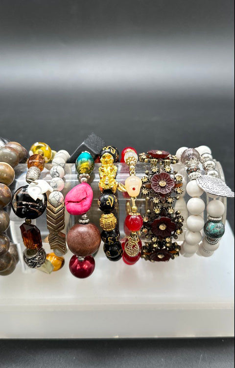 Beaded Fashion Bracelet Jewelry Lot of 20 Stone Crystal Boho Charms Stretch