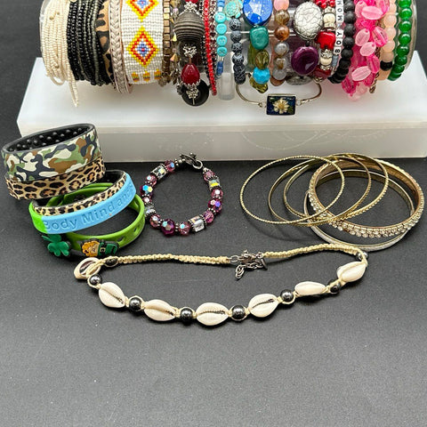 Eclectic Mixed Jewelry Lot 30pc Beaded Bracelets Bangles Cuffs Boho Shell