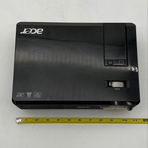 Acer X1261P DLP Projector 3D Ready With Case Cables Manual Turns On