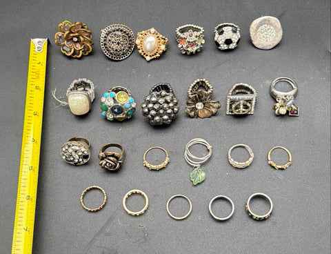 Mixed Fashion Costume Jewelry Lot 23 Rings Statement Stretch Bands Rhinestone
