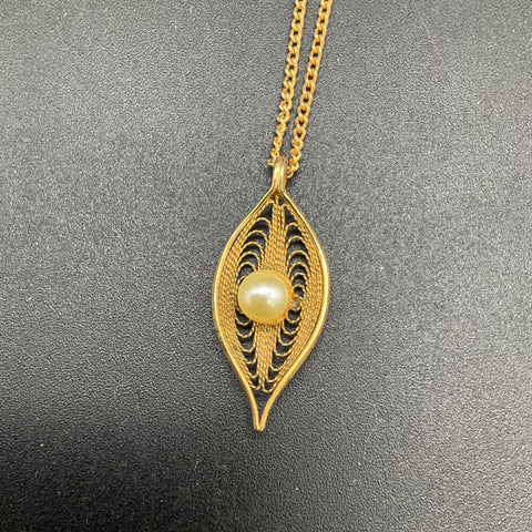 Vintage Sarah Coventry Gold Tone Filigree Faux Pearl Pendant Necklace 20"