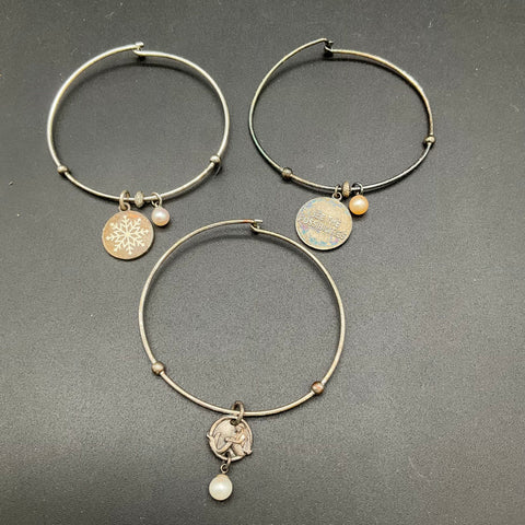 Vantel Pearls Fashion Jewelry Lot 8pc Necklace Bangles Charms Pearl Accents