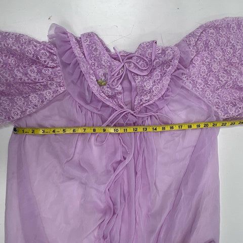 Vintage 70s Lavender Lace Nylon Peignoir Robe ILGWU Made in USA Sz M