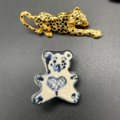 Vintage Jewelry Lot 7 Brooches Rhinestone Floral Porcelain Enamel Leopard Bear