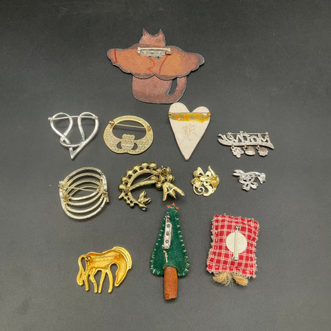 Vintage & Modern Costume Jewelry Lot of 11 Brooches Cat Zebra Holiday Pins