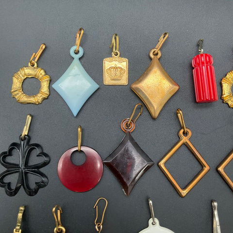 Vintage Zipper Pull Charms Lot of 24 Gold Tone Resin Nautical Crest Jewelry