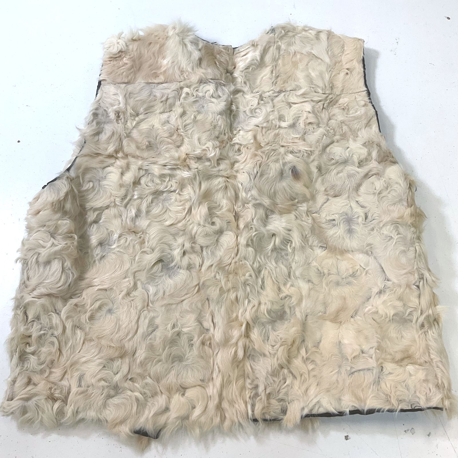 Vintage 60s 70s Cream Shaggy Wavy Goat Fur Vest Boho Hippie Unisex Size Medium