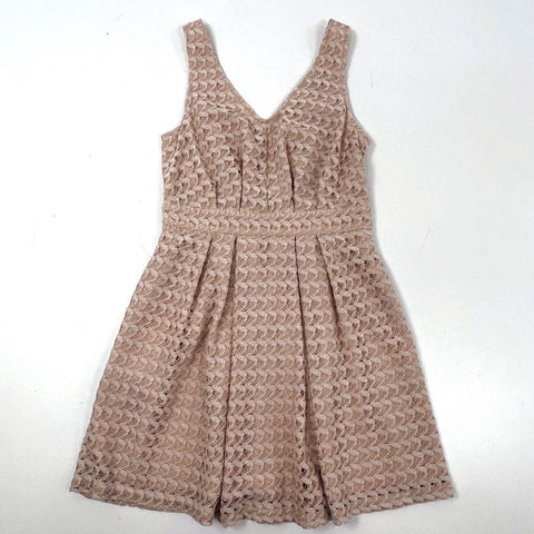 BCBGeneration Women's Nude Blush Lace Pleated Fit Flare V-Neck Dress Sz 4 NWT