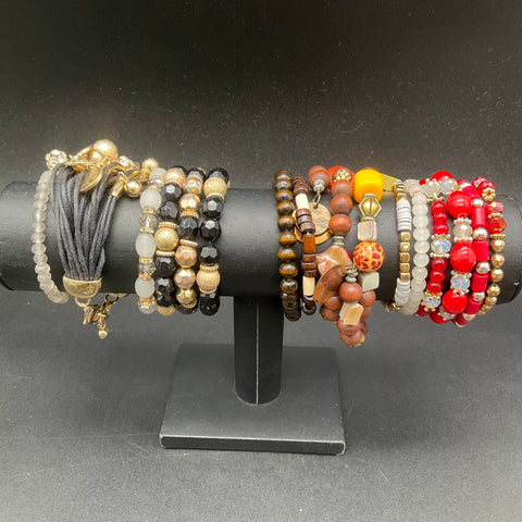 Mixed Costume Jewelry Lot of 35+ Bracelets Gold Tone Silver Tone Beaded Boho