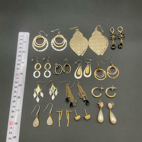Fashion Jewelry Earrings Lot of 14 Pairs Mixed Styles Hoops Dangles Studs