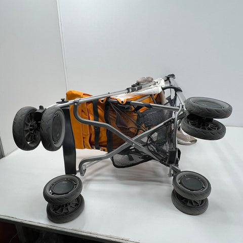 Uppababy G-Luxe 0180 Lightweight Umbrella Stroller with Travel Bag & Cup Holder