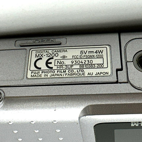 Vintage Fujifilm MX-1200 1.3MP Digital Point & Shoot Camera Silver With Case