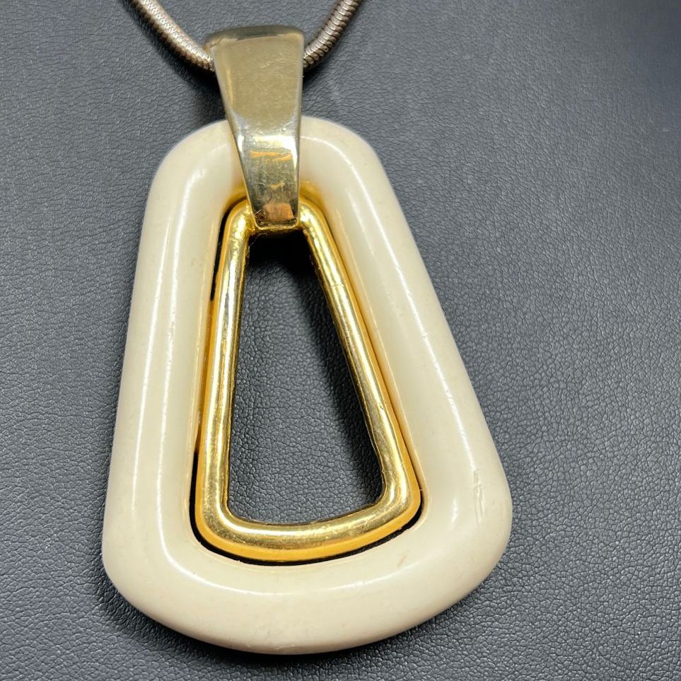 Vintage Lisner Gold and Cream Tones Pendant Necklace