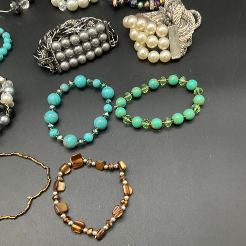 18pc Costume Jewelry Bracelet Lot Faux Pearl Rhinestone Beaded Stretch Bangles