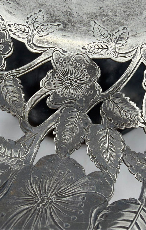 Forbes Silver Co Quadruple Plate Pedestal Stand Floral Pierced Bowl 11" Antique