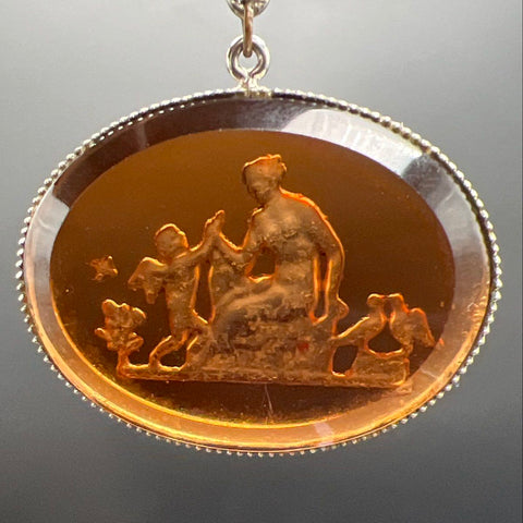 Vintage Silver Tone Amber Glass Venus & Cupid Intaglio Pendant Necklace 26"