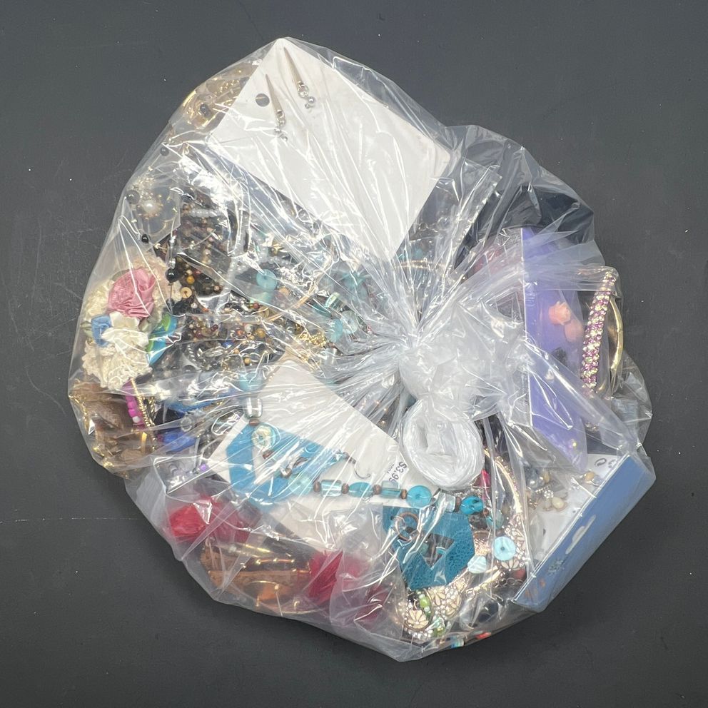 5LB Wearable Costume Jewelry Mixed Items Grab Bag