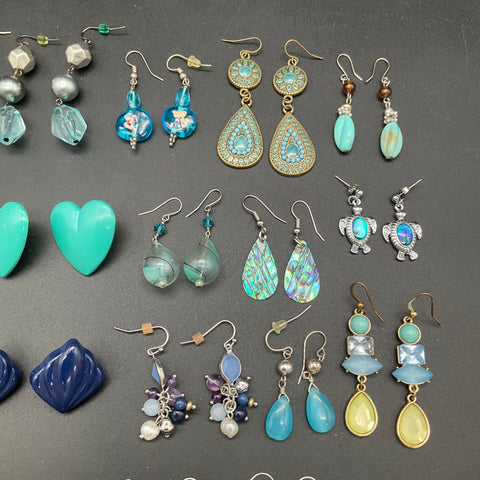 Vintage & Modern Boho Jewelry Lot 20 Pairs Earrings Abalone Lapis Glass Beaded