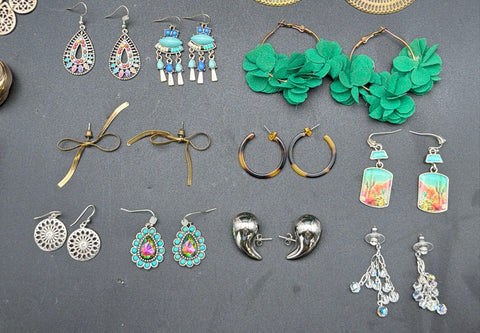 Mixed Costume Jewelry Earring Lot 30+ Pairs Vintage to Modern Hoops Dangles