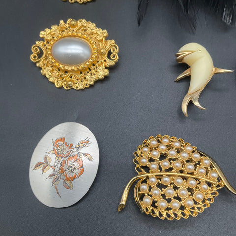 Vintage Brooch Pin Lot of 18 Reed & Barton Damascene Rhinestone Enamel 0.65 lbs