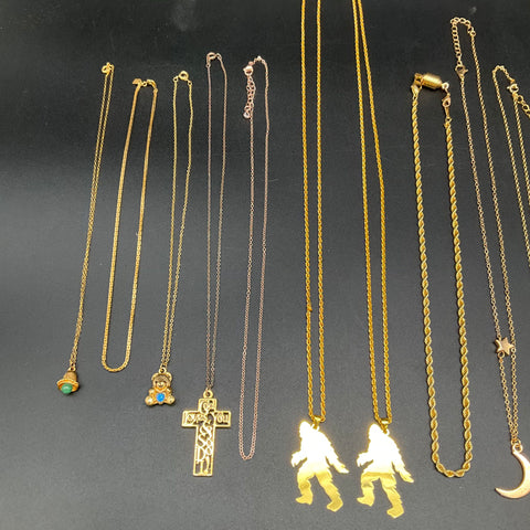 Mixed Fashion Jewelry Necklace Lot 19pc Gold Silver Tone Bigfoot Moon Star 2025