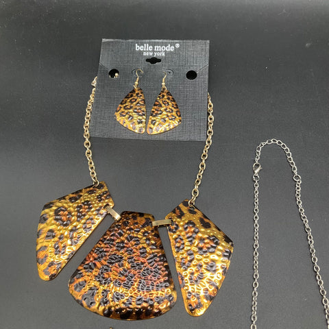 Belle Mode & Modern Costume Jewelry Lot 7 Matching Necklace Earring Sets