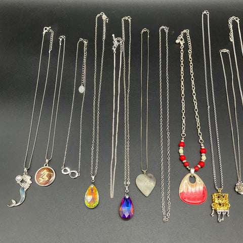 Mixed Costume Jewelry Necklace Lot of 16 Silver & Gold Tone Fashion Pendants