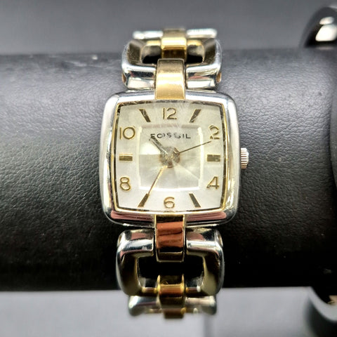 Fossil Women's Wristwatch Lot of 4 ES-1781 ES-9646 ES-1285 ES-9878