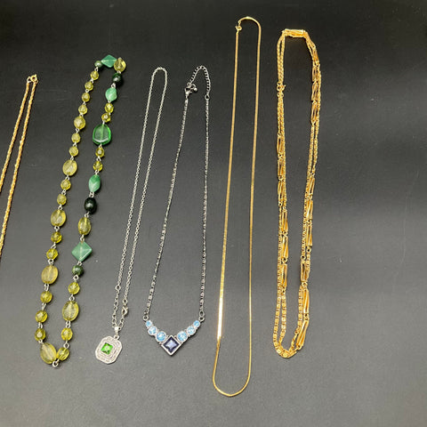 Fashion Jewelry Lot of 8 Necklaces Gold Silver Tone Rhinestone Beaded Wearable