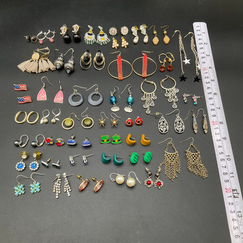 Vintage to Modern Costume Jewelry Lot 40+ Pairs Earrings Dangle Stud Hoop 0.5lb