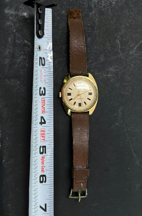 Vintage 1974 Caravelle Gold Tone Watch N4 Stainless Back