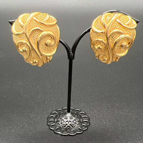 Vintage 80s Jose Barrera for Avon Venetian Mist Heavy Gold Tone Clip Earrings
