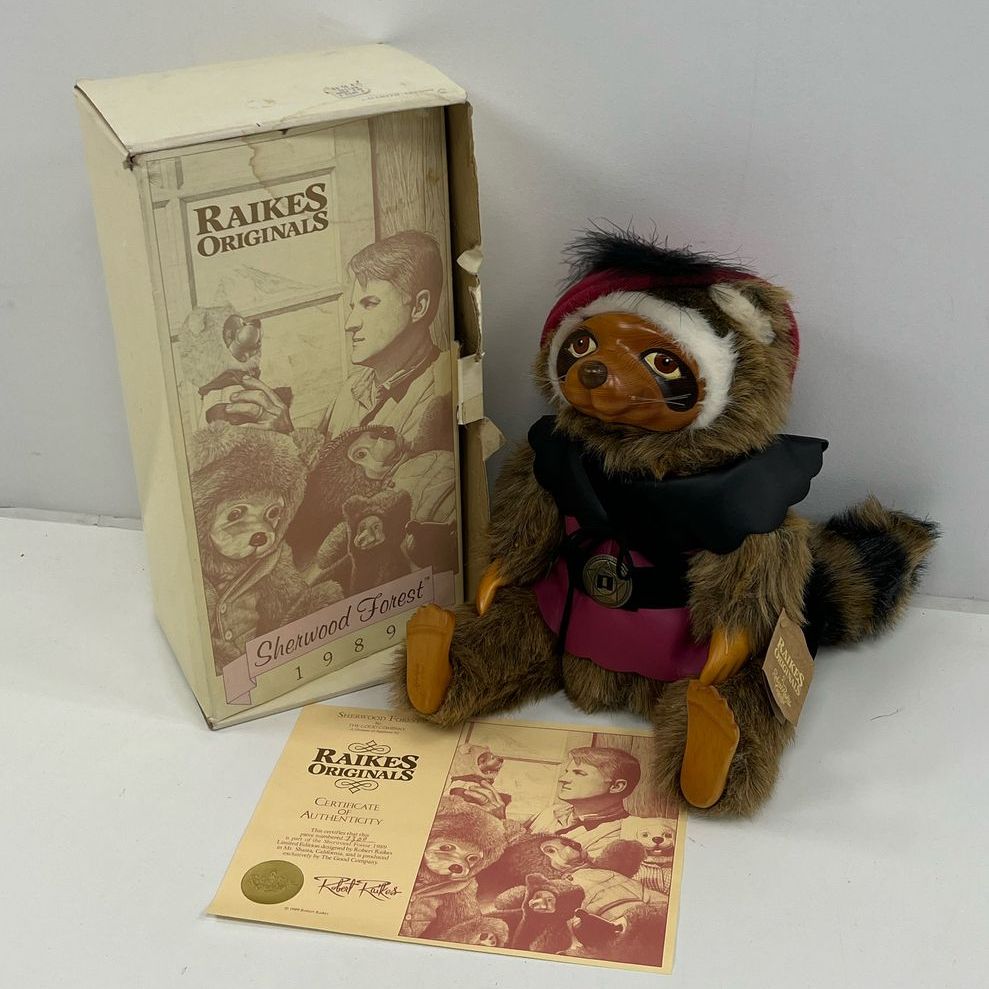 Raikes Originals Robin Raccoon 660331 w/ Cert. Sherwood Forest c1989 Wood Paws