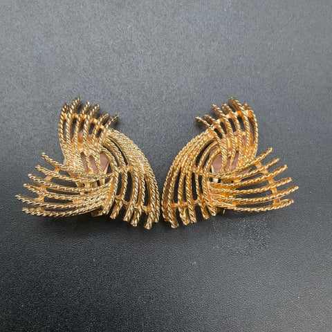 Vintage Sarah Coventry Jewelry Lot of 4 Gold Tone Necklace Clip-On Earrings